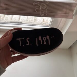 Taylor Swift 1989 Tour Sunglasses and Case